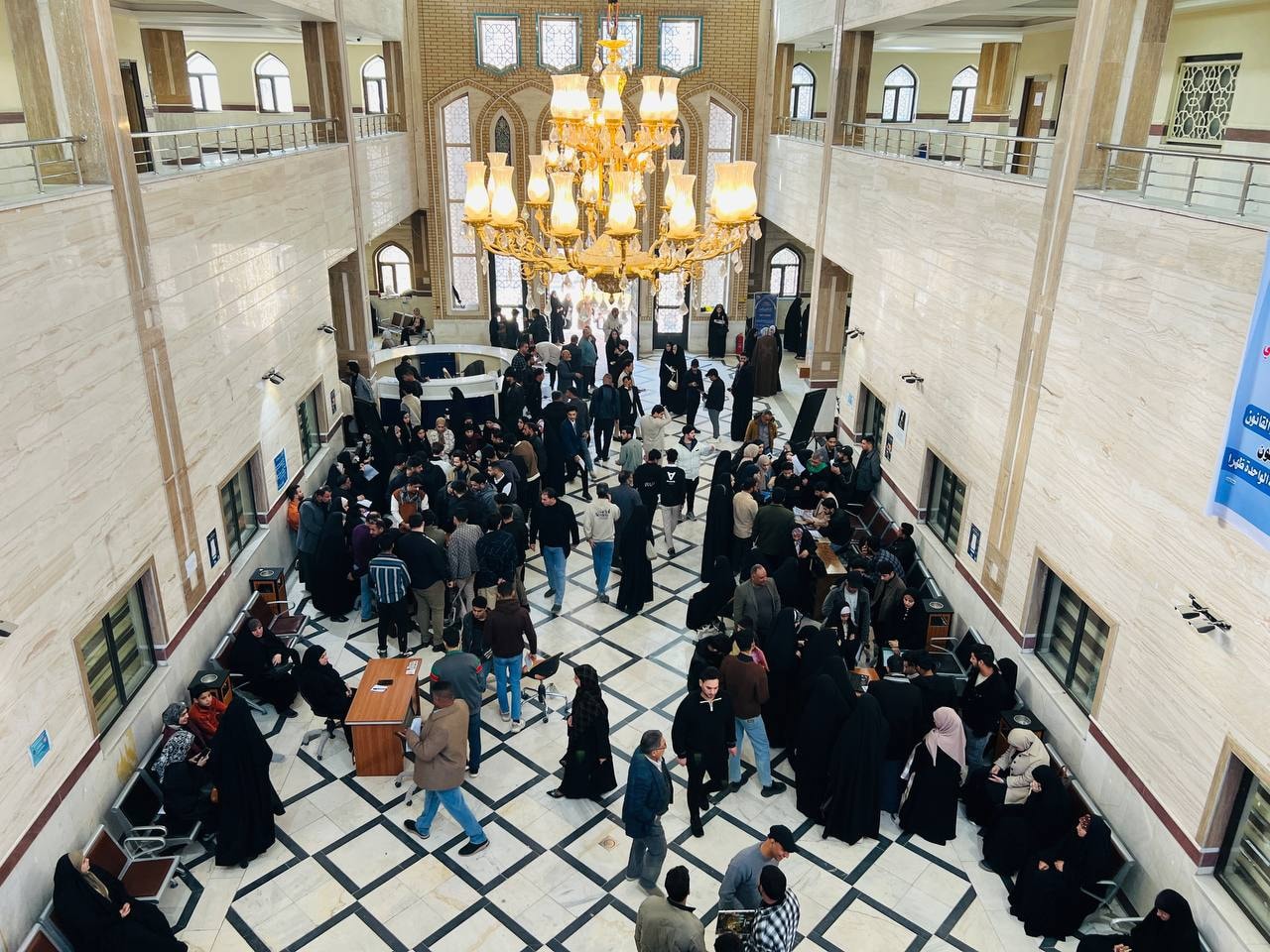 استمرار توافد احبتنا الطلبة وعوائلهم الكريمة لتثبيت قبولهم .